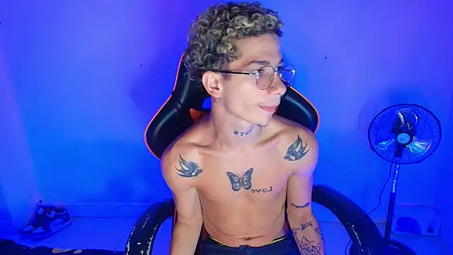 Snapshot of mateodeamjo chatting on November 19, 7:41 am mateodeamjo online show from November 19, 7:41 am