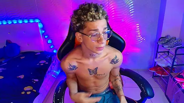 Snapshot of mateodeamjo chatting on November 21, 7:29 am mateodeamjo online show from November 21, 7:29 am