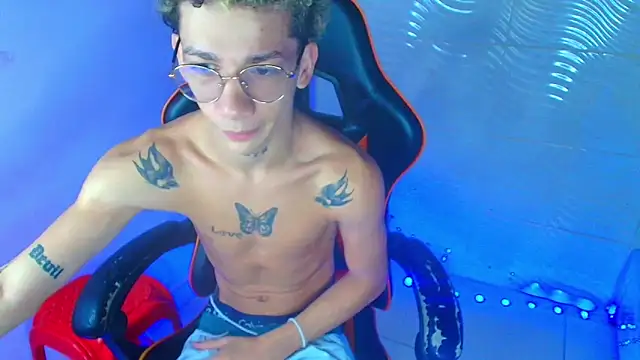 Snapshot of mateodeamjo chatting on December 2, 10:53 am mateodeamjo online show from December 2, 10:53 am