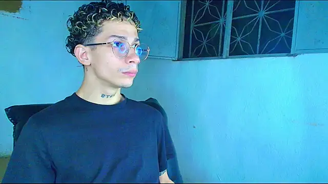 Snapshot of mateodeamjo chatting on January 8, 11:29 pm mateodeamjo online show from January 8, 11:29 pm