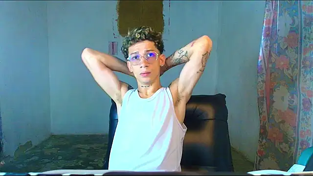 Snapshot of mateodeamjo chatting on February 4, 1:50 pm mateodeamjo online show from February 4, 1:50 pm