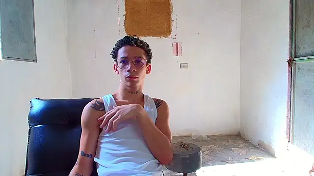 Snapshot of mateodeamjo chatting on February 22, 8:18 pm mateodeamjo online show from February 22, 8:18 pm