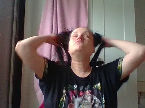 Snapshot of _squirty_cum_lady_ chatting on February 22, 8:18 am squirty cum lady online show from February 22, 8:18 am