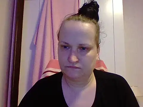 Snapshot of _squirty_cum_lady_ chatting on February 23, 6:23 pm squirty cum lady online show from February 23, 6:23 pm