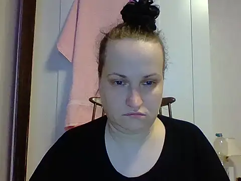 Snapshot of _squirty_cum_lady_ chatting on March 17, 10:28 pm squirty cum lady online show from March 17, 10:28 pm