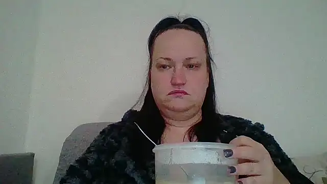 Snapshot of _squirty_cum_lady_ chatting on October 18, 5:21 am squirty cum lady online show from October 18, 5:21 am