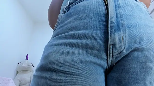 Amelia Debora Antonella online show from March 28, 1:22 pm