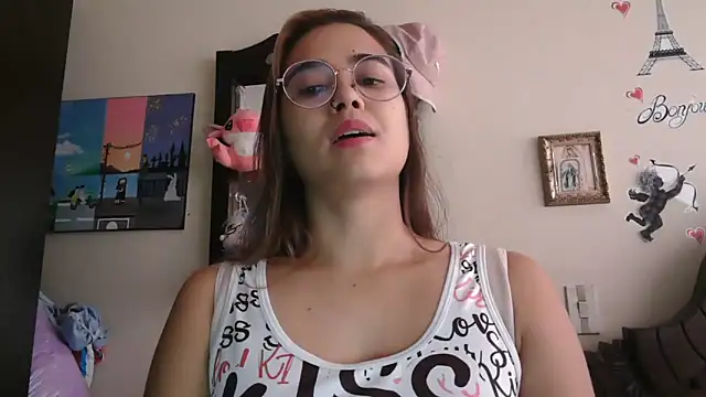 trianabell online show from February 17, 5:19 pm