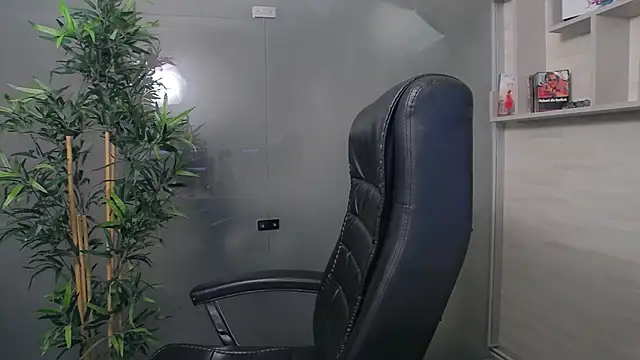 BustyAllyy online show from February 5, 7:18 pm