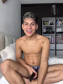 Snapshot of Ethanmiller1 chatting on March 25, 7:03 am Ethanmiller1 online show from March 25, 7:03 am