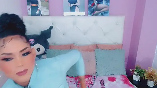 Snapshot of Amanda_bigx chatting on February 12, 3:01 am Amanda bigx online show from February 12, 3:01 am