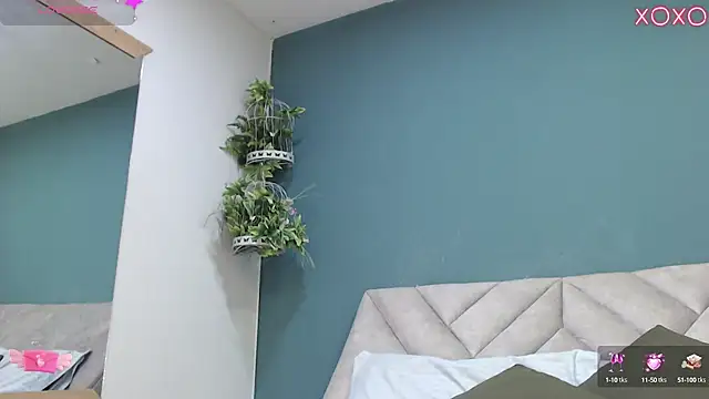 Snapshot of SharisWillian chatting on October 11, 4:01 am SharisWillian online show from October 11, 4:01 am