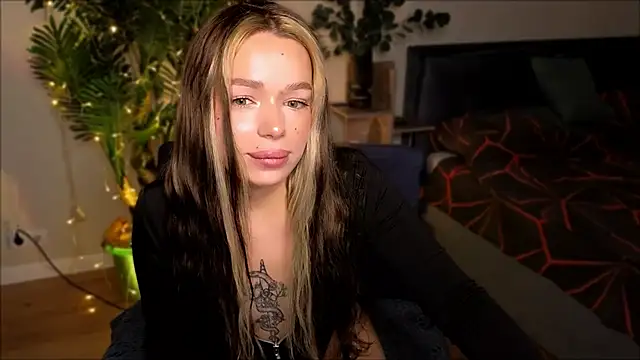 Snapshot of Lily_Yin chatting on February 10, 6:20 am Lily Yin online show from February 10, 6:20 am