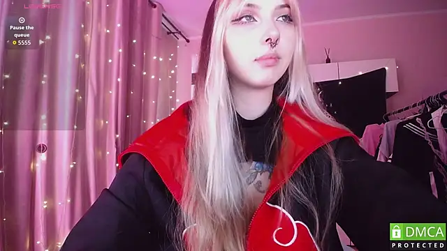 JustMeowGirl online show from July 11, 5:43 am