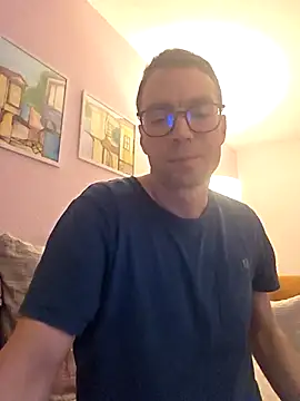 Snapshot of Schnubby1 chatting on February 18, 4:58 pm Schnubby1 online show from February 18, 4:58 pm