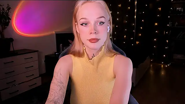 Snapshot of Polusladkoye chatting on January 14, 3:39 pm Polusladkoye online show from January 14, 3:39 pm