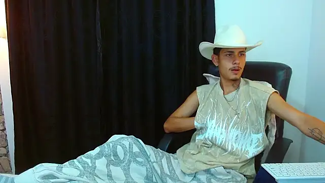 Snapshot of Bastiaan_28 chatting on March 10, 3:00 am Bastiaan 28 online show from March 10, 3:00 am