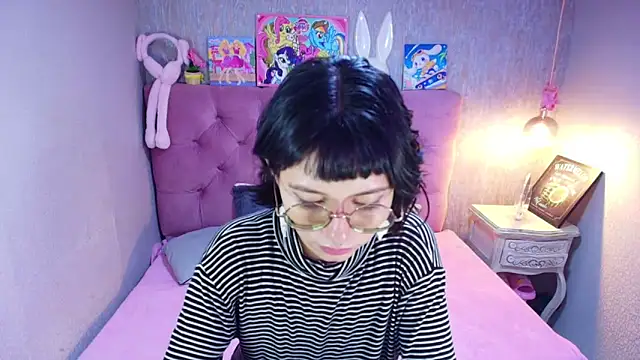 Snapshot of charlottemoonxz chatting on March 2, 6:48 pm charlottemoonxz online show from March 2, 6:48 pm