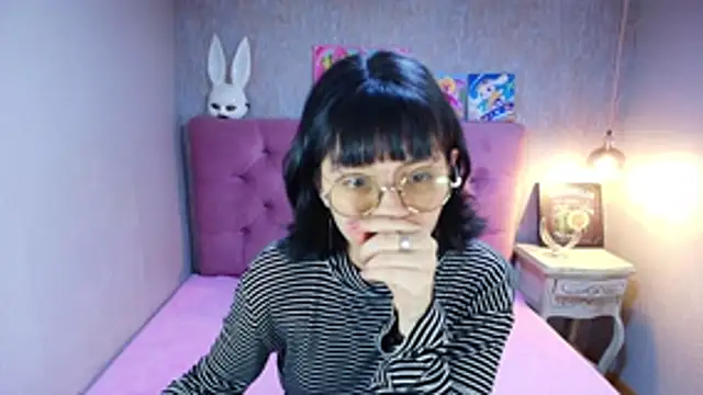 Snapshot of charlottemoonxz chatting on June 23, 5:33 pm charlottemoonxz online show from June 23, 5:33 pm