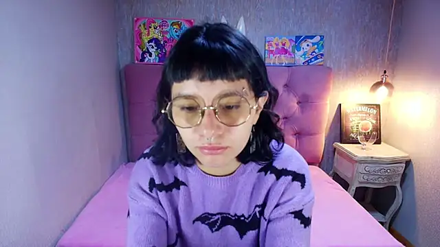 Snapshot of charlottemoonxz chatting on July 15, 6:02 pm charlottemoonxz online show from July 15, 6:02 pm