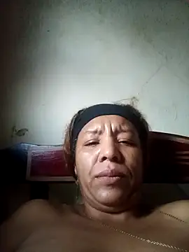 Snapshot of Surreyaa chatting on December 10, 11:43 am Surreyaa online show from December 10, 11:43 am