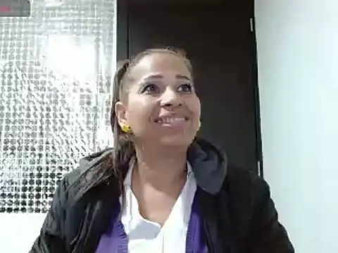 Snapshot of CaroMasha chatting on January 22, 7:34 pm CaroMasha online show from January 22, 7:34 pm