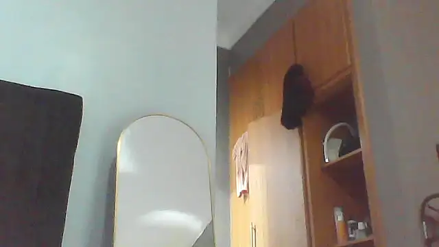 julietunderwoood online show from March 18, 4:26 am