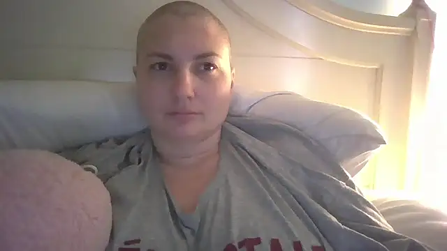 Snapshot of MilfyMrsRobinson chatting on March 21, 12:43 pm MilfyMrsRobinson online show from March 21, 12:43 pm
