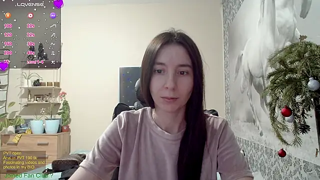 Snapshot of Wowpornoo chatting on January 3, 1:47 pm Wowpornoo online show from January 3, 1:47 pm
