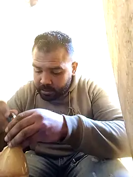 Snapshot of ListedLoin chatting on January 12, 6:39 am ListedLoin online show from January 12, 6:39 am