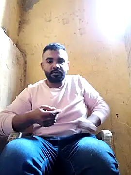 Snapshot of ListedLoin chatting on February 4, 12:00 pm ListedLoin online show from February 4, 12:00 pm