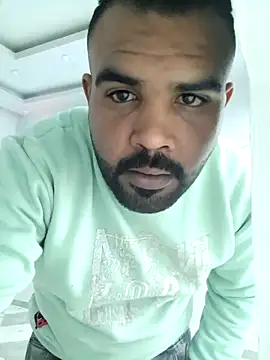 Snapshot of ListedLoin chatting on February 16, 11:59 am ListedLoin online show from February 16, 11:59 am