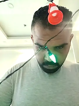 Snapshot of ListedLoin chatting on February 17, 1:21 pm ListedLoin online show from February 17, 1:21 pm