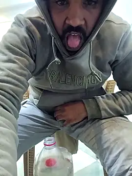 Snapshot of ListedLoin chatting on March 20, 5:15 pm ListedLoin online show from March 20, 5:15 pm