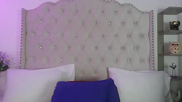 Abril Squirt online show from May 29, 11:25 pm