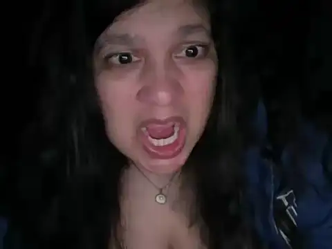 MelanieFawker online show from November 17, 9:59 am