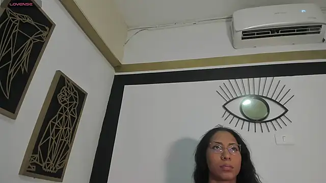 EmilyGomezLS online show from June 3, 11:35 am
