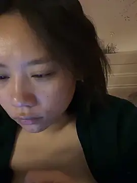 Snapshot of Eliza-E chatting on February 2, 10:52 pm Eliza-E online show from February 2, 10:52 pm