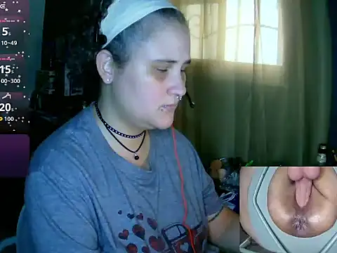 lolalicious 758 online show from May 18, 9:31 pm