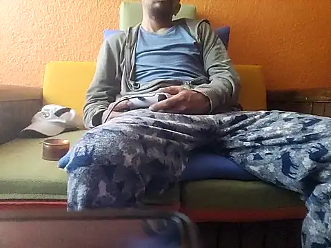 Snapshot of Angel_Coronel chatting on February 18, 6:37 pm Angel Coronel online show from February 18, 6:37 pm