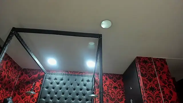 Snapshot of JAYLEN_BDSM chatting on February 4, 12:11 pm JAYLEN BDSM online show from February 4, 12:11 pm