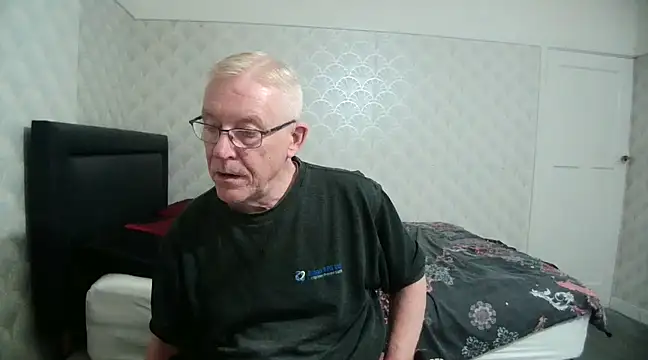 Snapshot of shaun63m chatting on February 25, 1:09 am shaun63m online show from February 25, 1:09 am