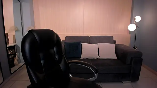 AliceHarper  online show from March 1, 3:58 pm