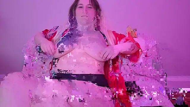 Glitch Witch online show from April 19, 11:20 am