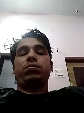 Snapshot of roadtucker123 chatting on December 21, 10:17 am roadtucker123 online show from December 21, 10:17 am