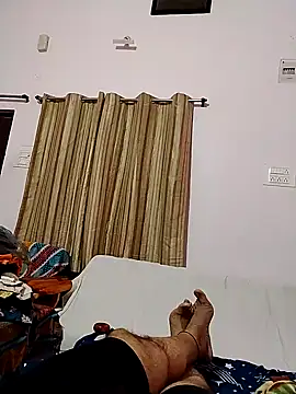 Snapshot of roadtucker123 chatting on February 9, 1:00 am roadtucker123 online show from February 9, 1:00 am