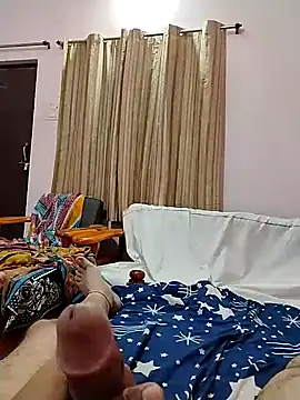 Snapshot of roadtucker123 chatting on February 13, 4:17 pm roadtucker123 online show from February 13, 4:17 pm