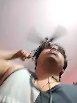 Snapshot of roadtucker123 chatting on March 13, 11:16 pm roadtucker123 online show from March 13, 11:16 pm