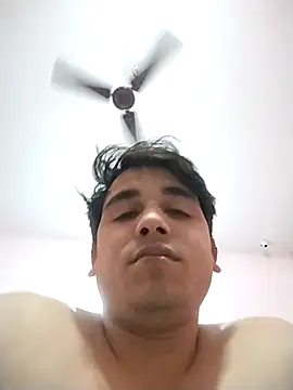 Snapshot of roadtucker123 chatting on February 13, 5:31 pm roadtucker123 online show from February 13, 5:31 pm