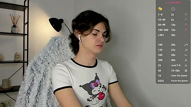 Snapshot of little_femb0y chatting on February 13, 10:33 am little femb0y online show from February 13, 10:33 am